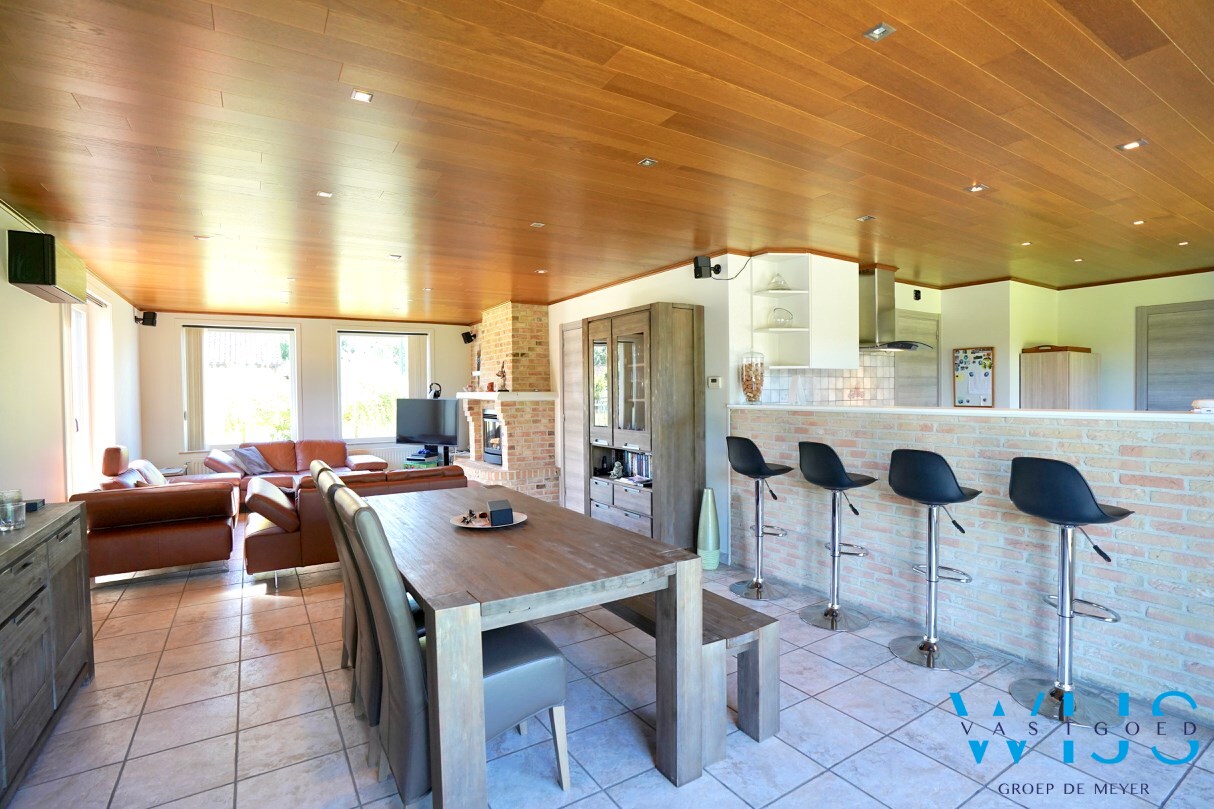 INSTAPKLAAR woonhuis op 523m² in woonwijk te Boekhoute ! 