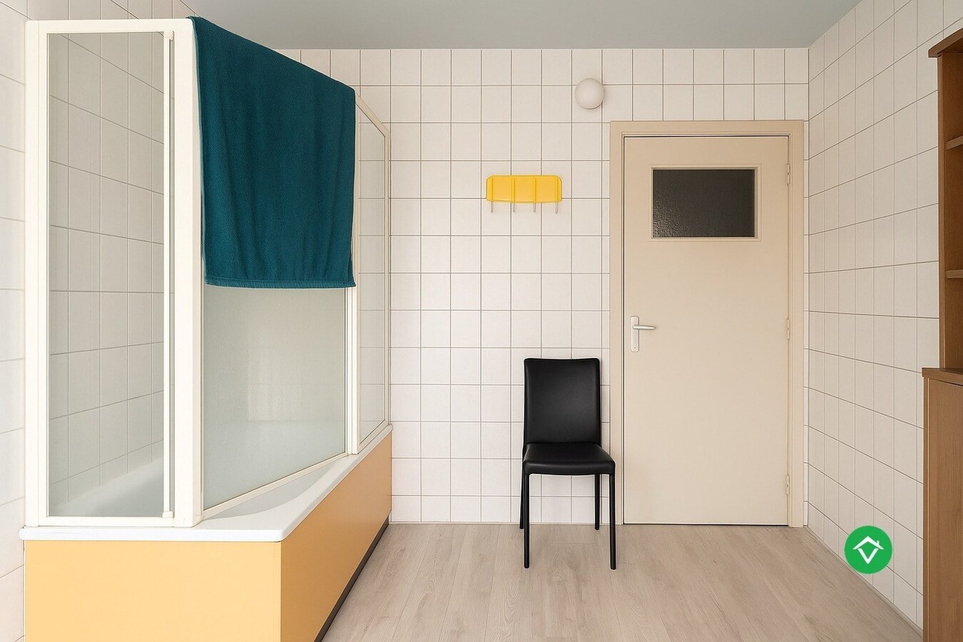 Ruime gezinswoning op perceel van 1126 m²  - tal van mogelijkheden! 