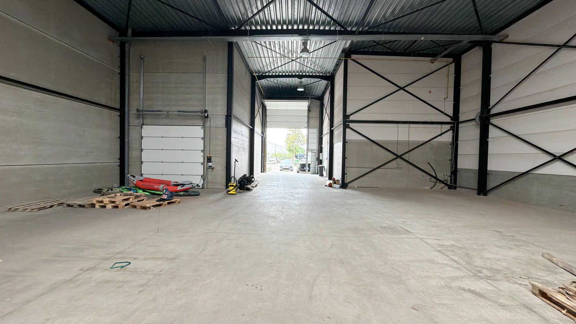 Bedrijfsunits met magazijn en kantoor te huur in Mechelen-Noord