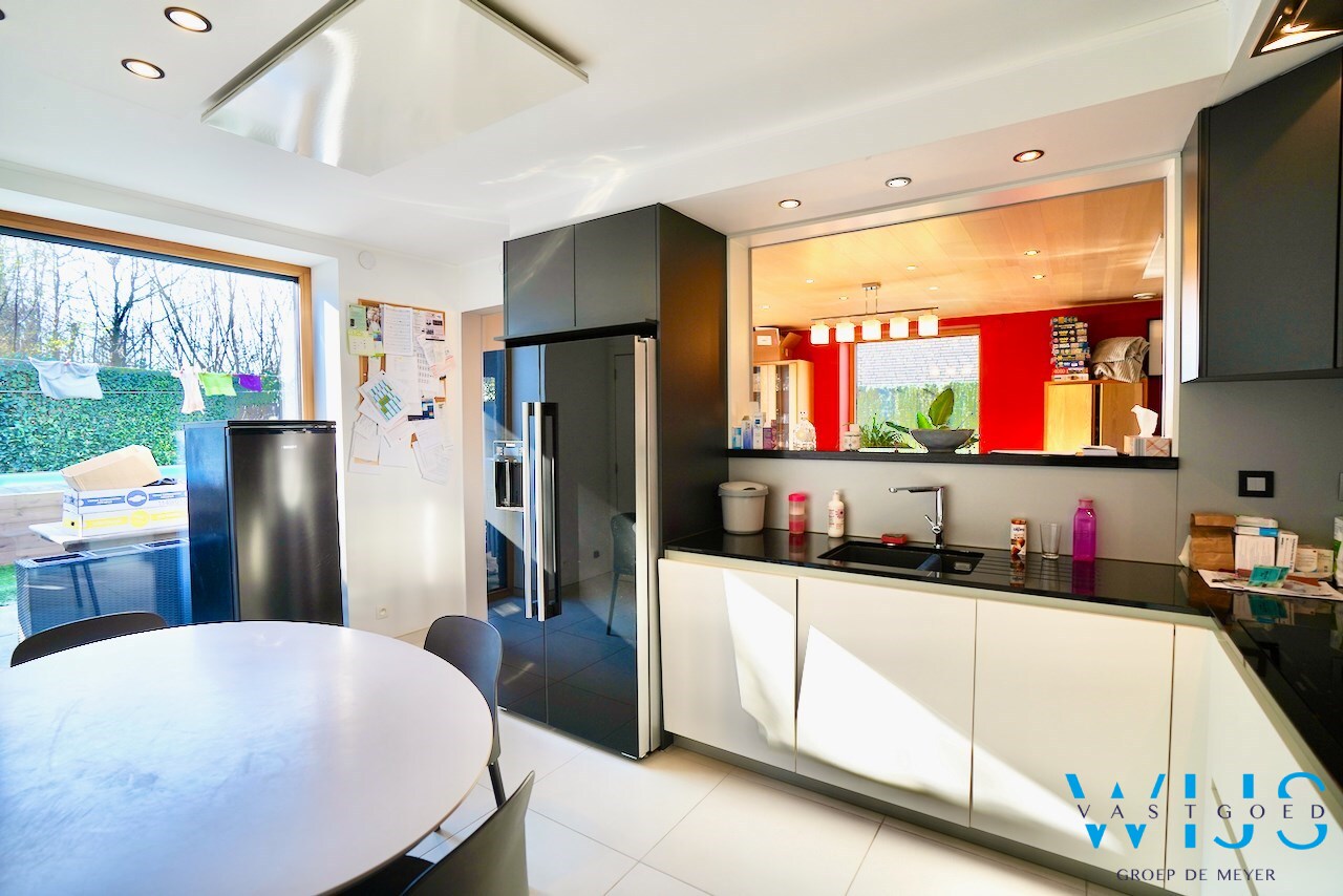 Zeer ruime gezinswoning te Zelzate ! 