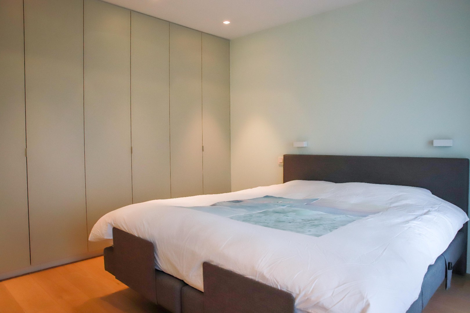 Ruime, instapklare,  alleenstaande woning met garage en tuin op 818 m² 