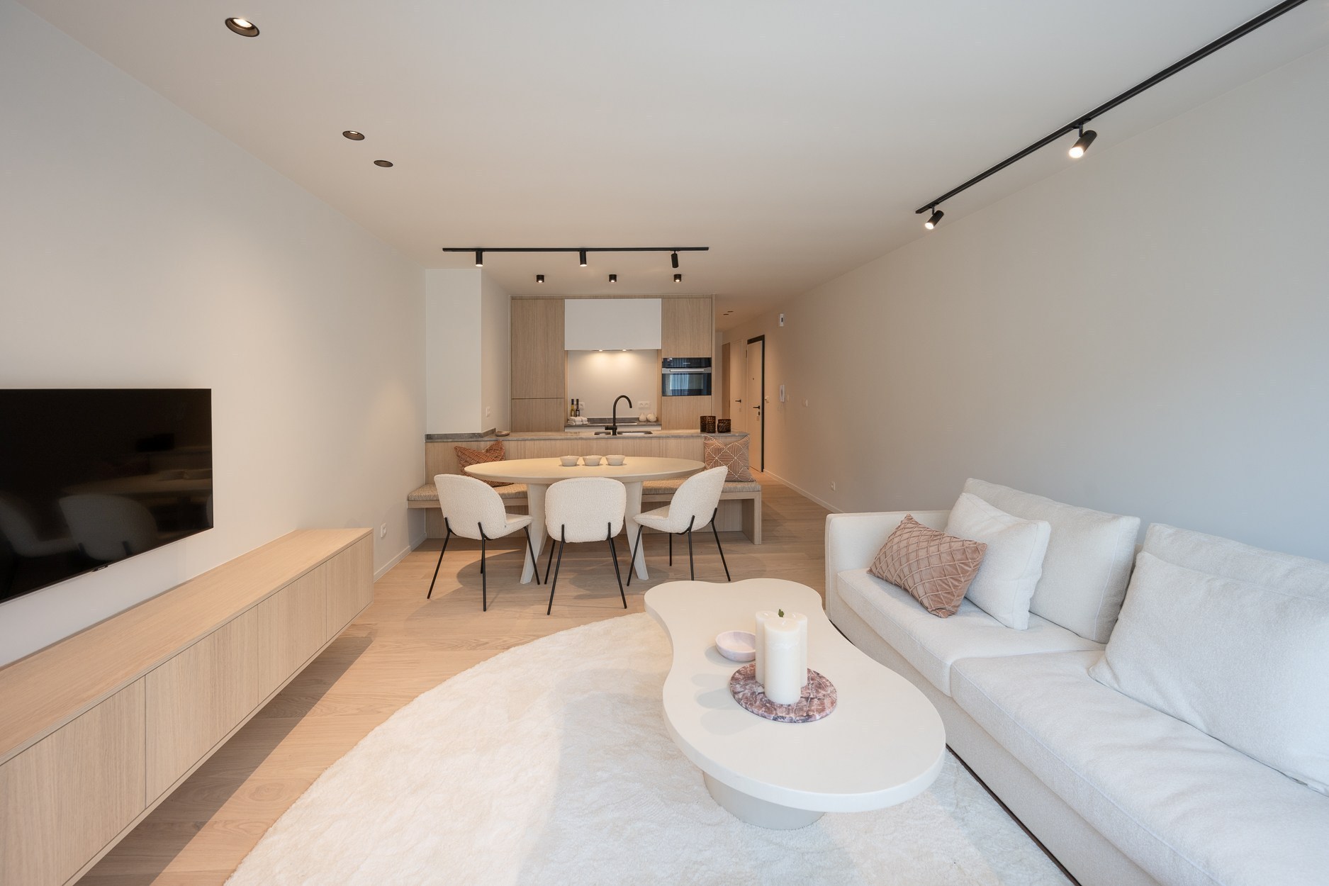 Magnifique appartement rénové de 3 chambres à coucher près de l'avenue Lippens à Knokke. Disposition : 
