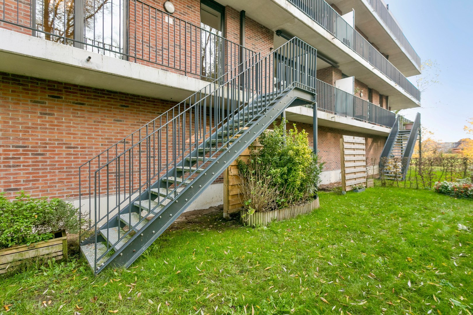 Recent 2 slpk app met tuin en balkon te Sint-Pieters-Leeuw 