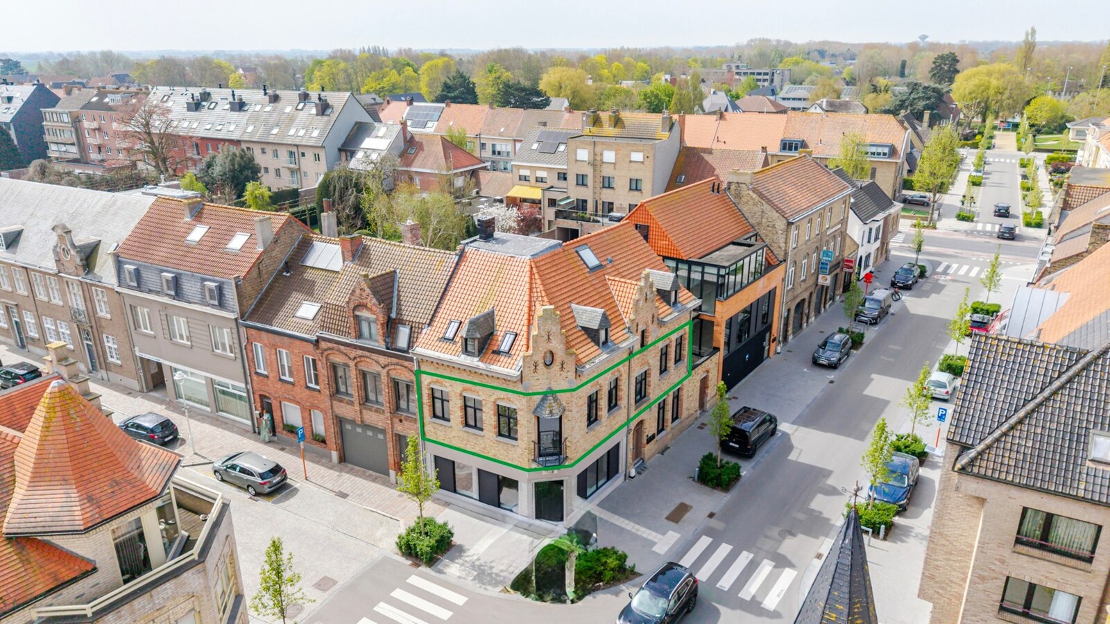 Luxueuze totaalrenovatie | ruim 2 slaapkamer appartement met terras 