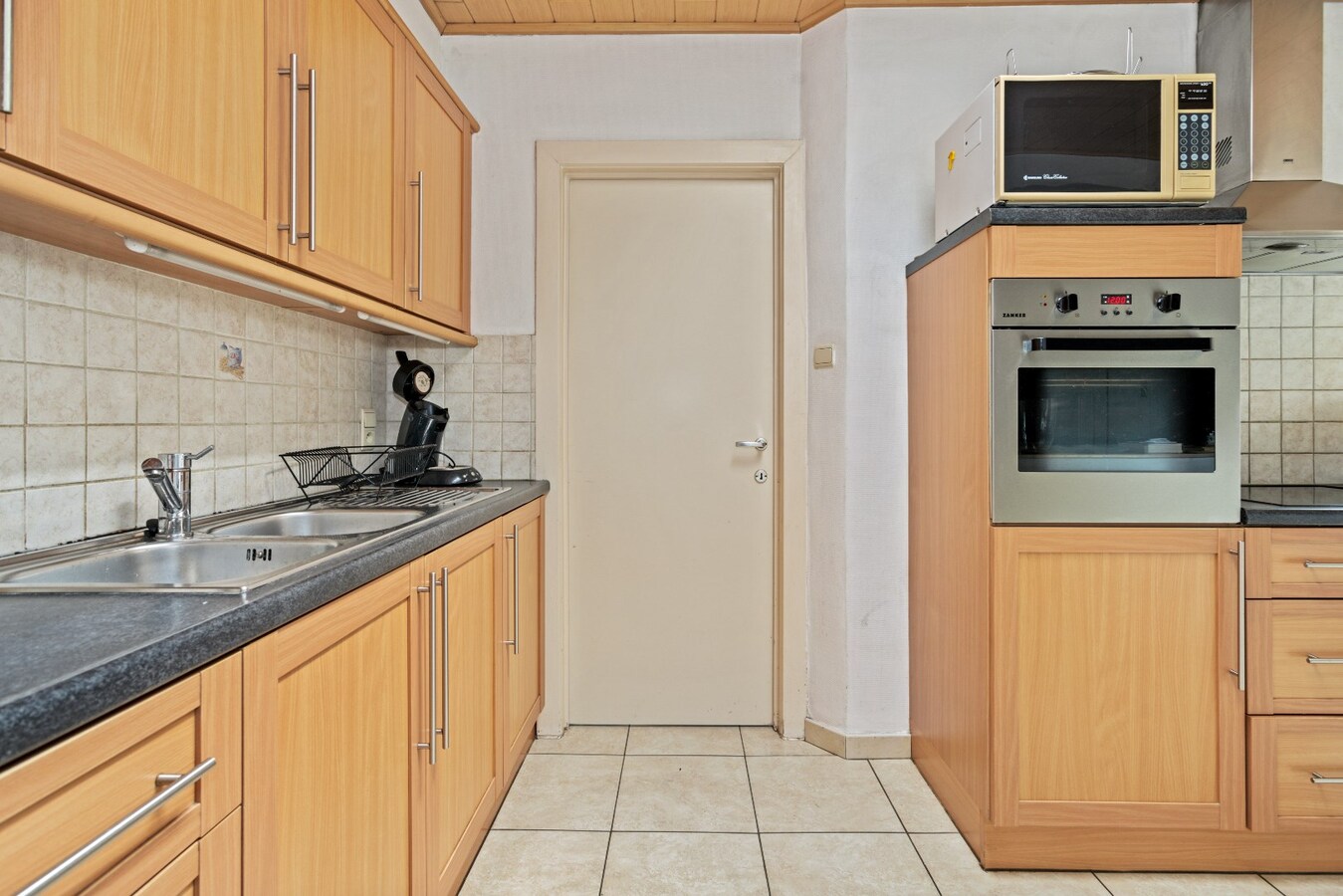 Verrassend ruime gezinswoning met garage op ruim perceel van 530m² 