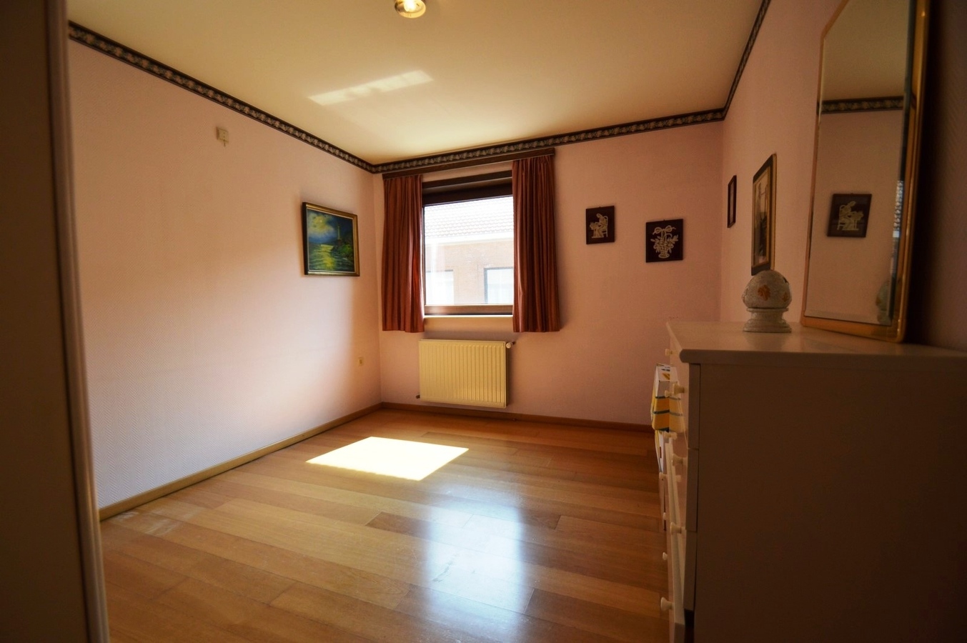 Lichtrijk hoekappartement vlakbij het centrum - Heist 