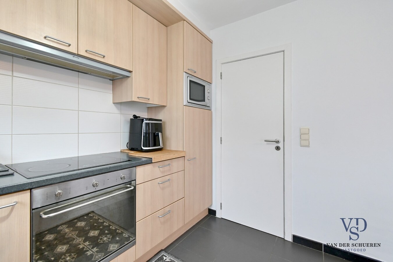 3 slpk-appartement (+ terras + kelder + garage). 