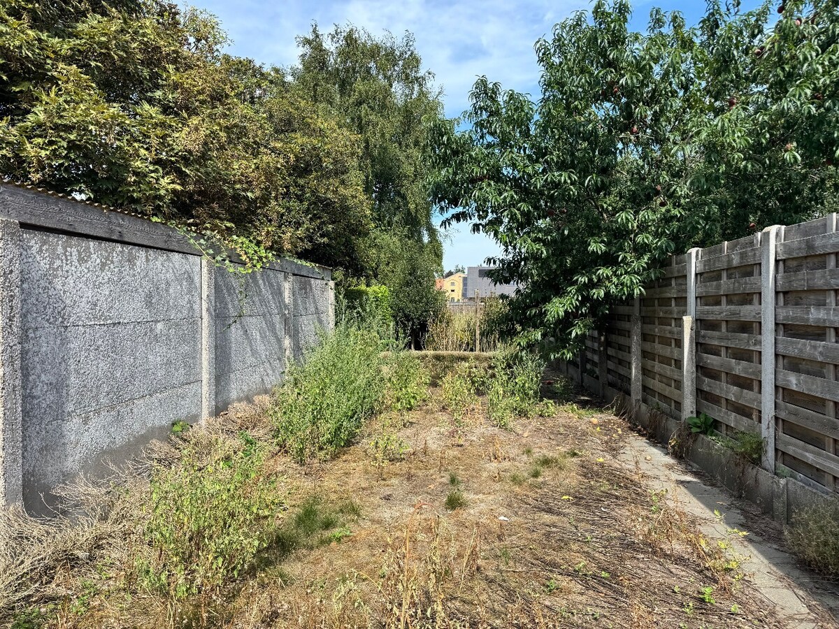 Gedeeltelijk afgebroken woning met potentieel te Koekelare 