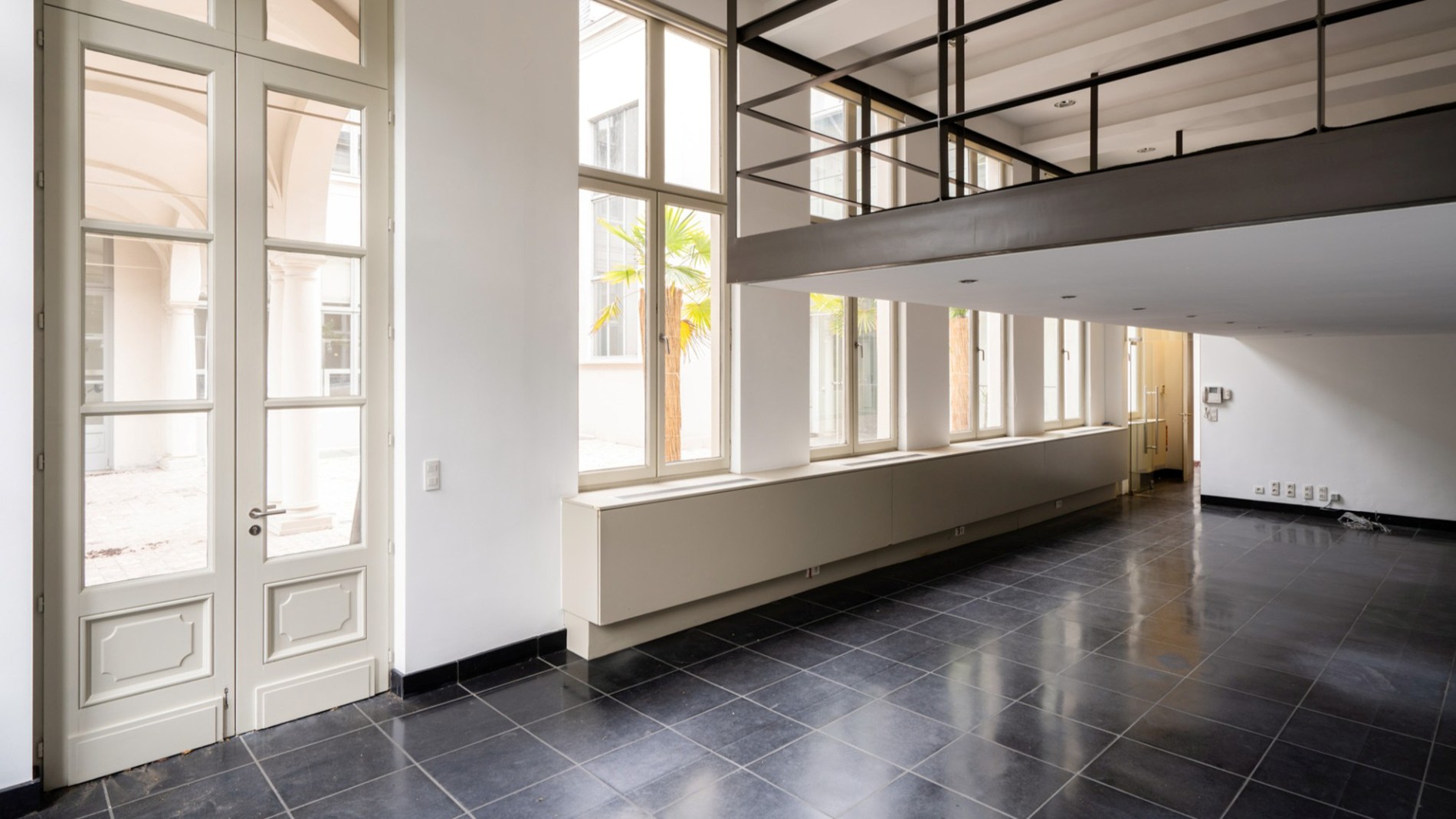 Kantoren te huur in prestigieus herenhuis te Antwerpen