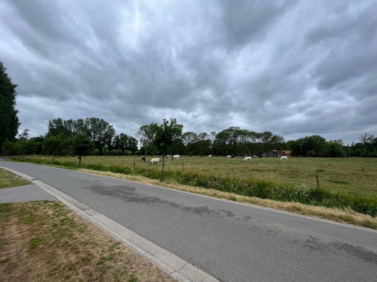 Ruime woning in het groene Zevergem, vlakbij Gent 