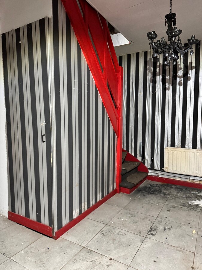 Te renoveren handelshuis te Eernegem 