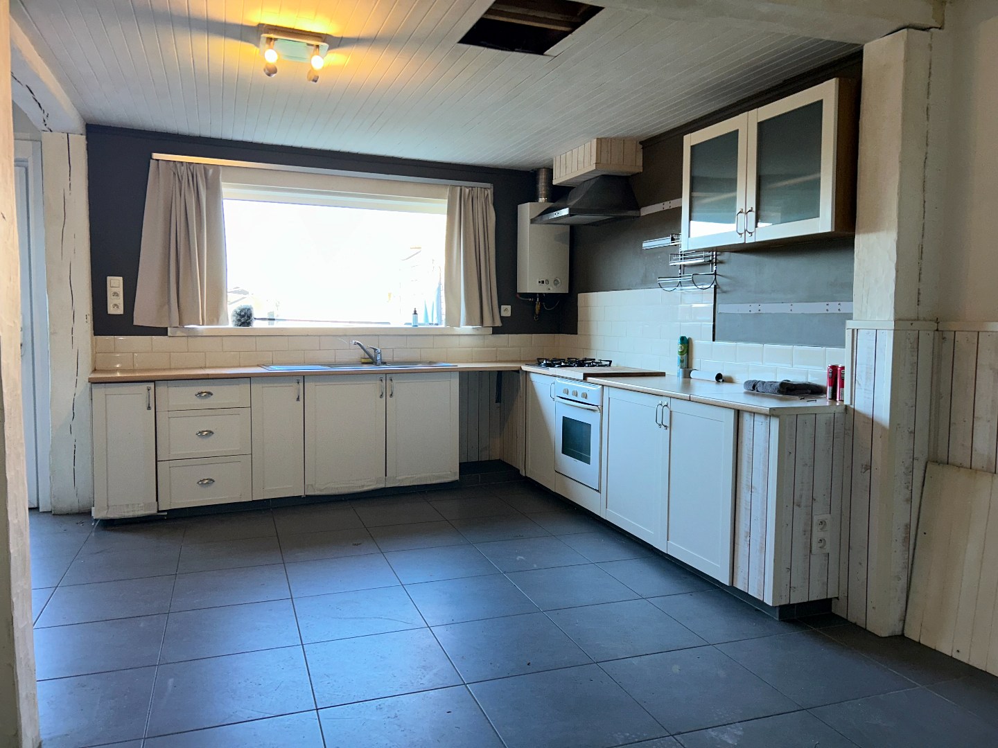 Woning met uitweg en tuin op 332m² 