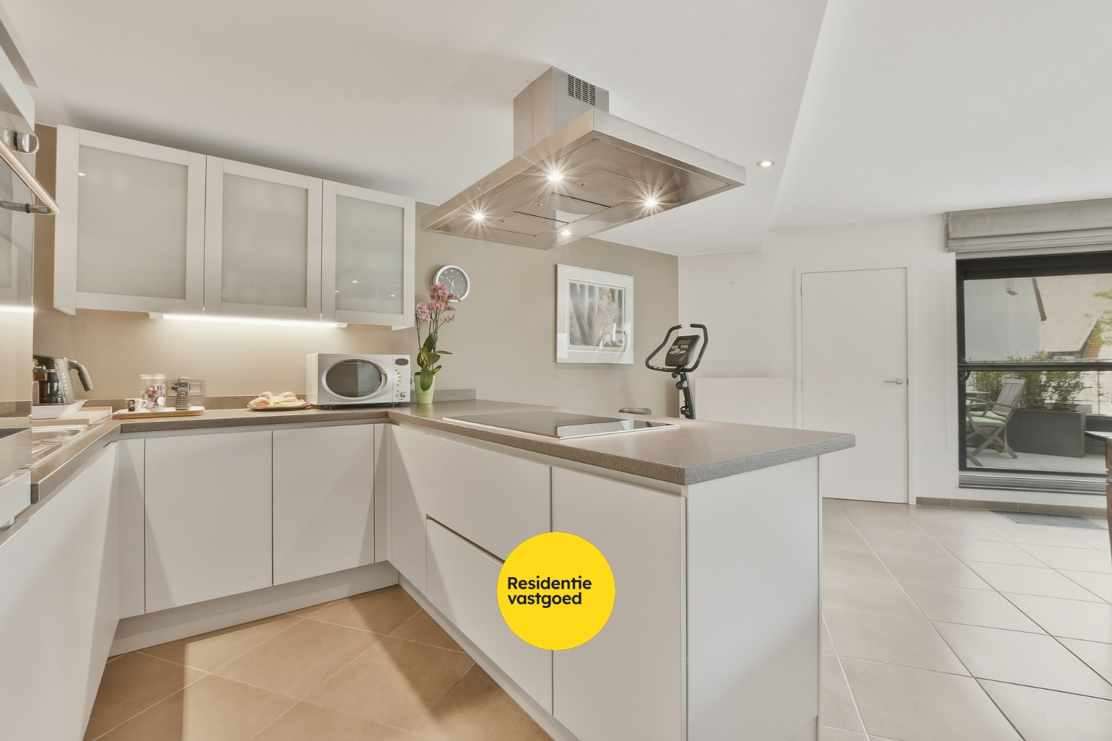 Onmiddellijk beschikbaar energiezuinig appartement met 2 slaapkamers in De Haan 