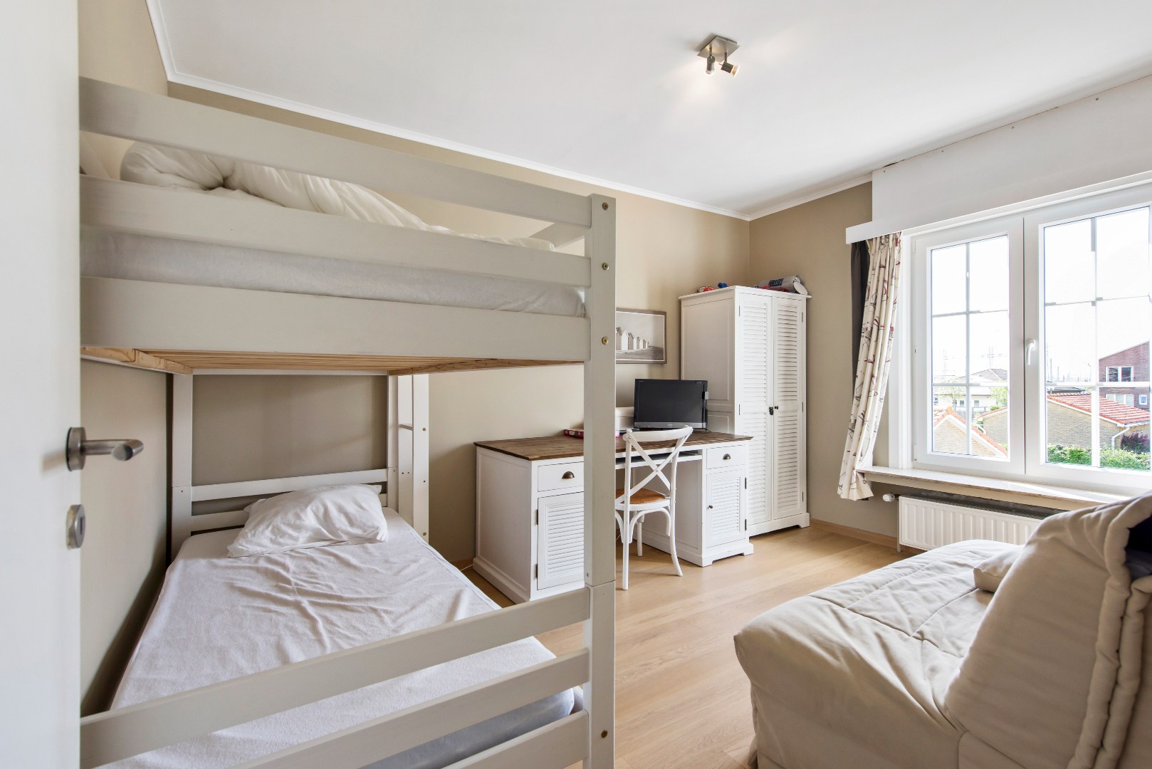 Appartement spacieux et meublé avec 3 chambres 
