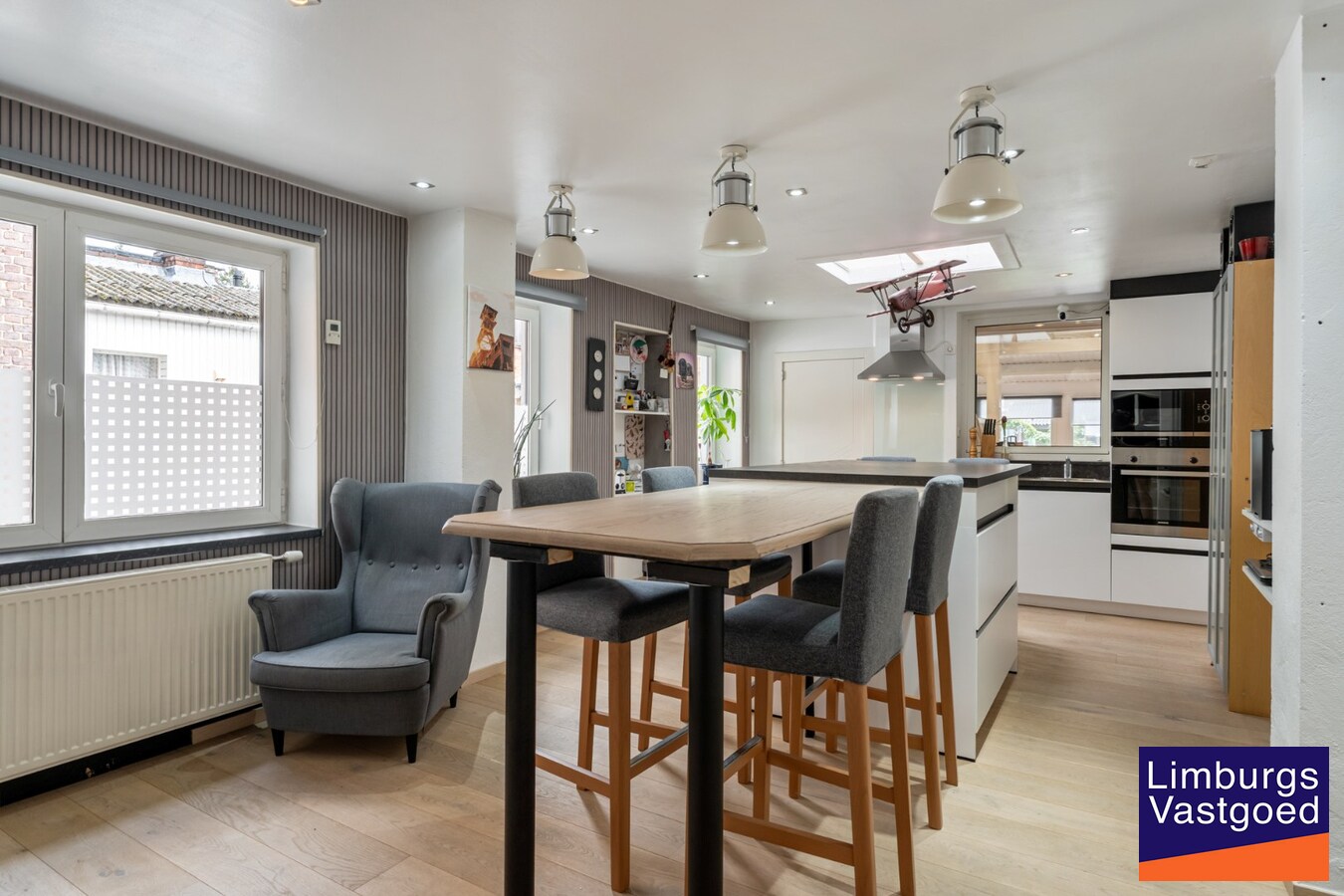 Centraal gelegen woning, 3 slpk, 181 m² bewoonbare oppervlakte, 3a 17ca 