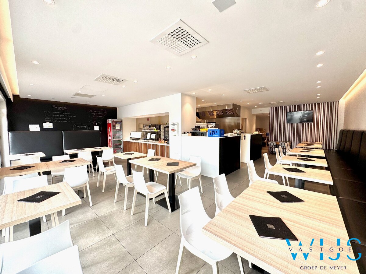 Instapklaar handelspand/lunchzaak in hartje Wachtebeke ! 