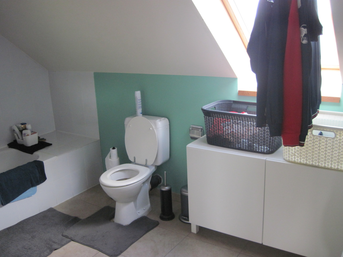 Bijzonder ruim 1-slp-appartement. Met terras. Met garage. 