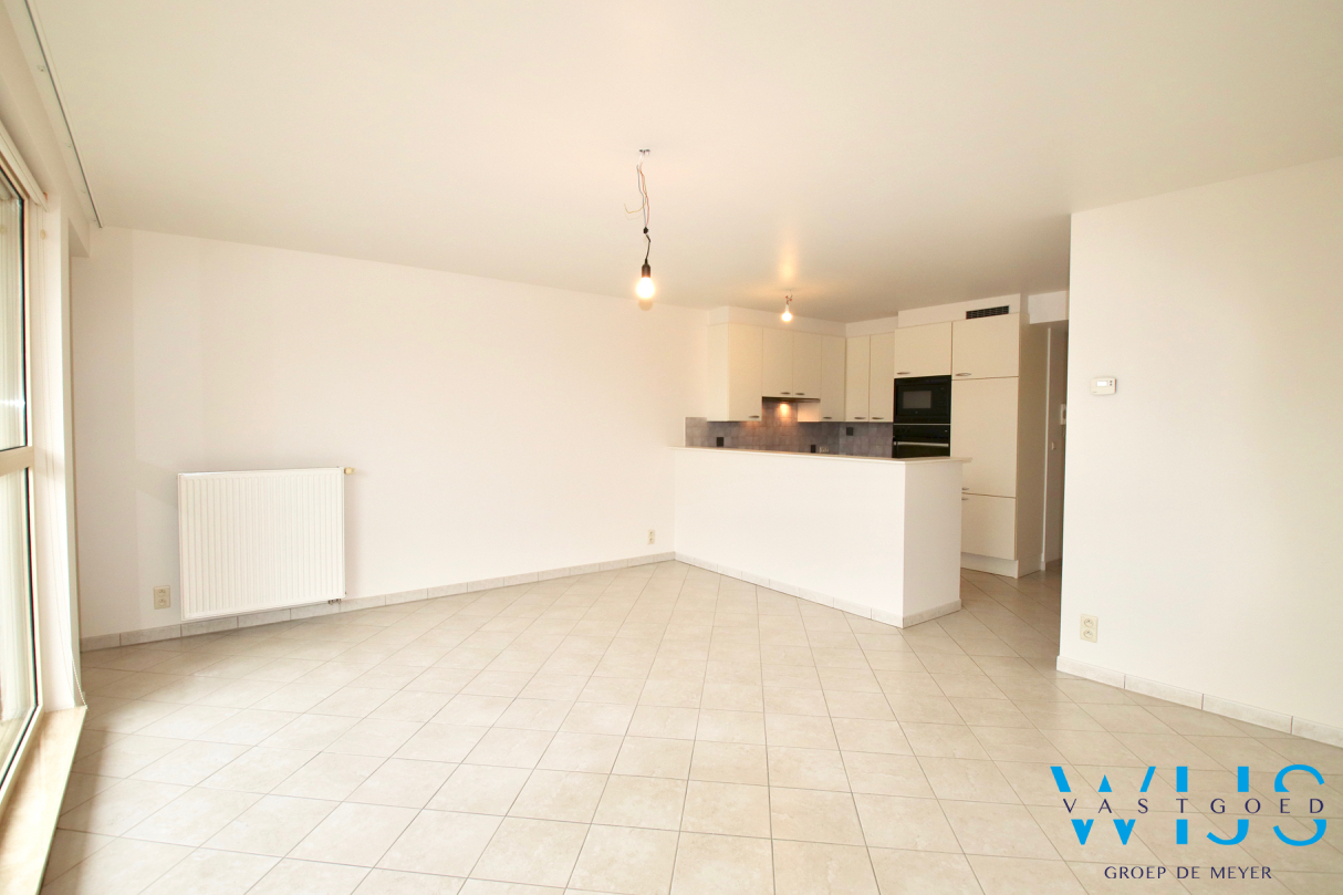 Instapklaar 3 slaapkamerappartement met garage in hartje Assenede ! 