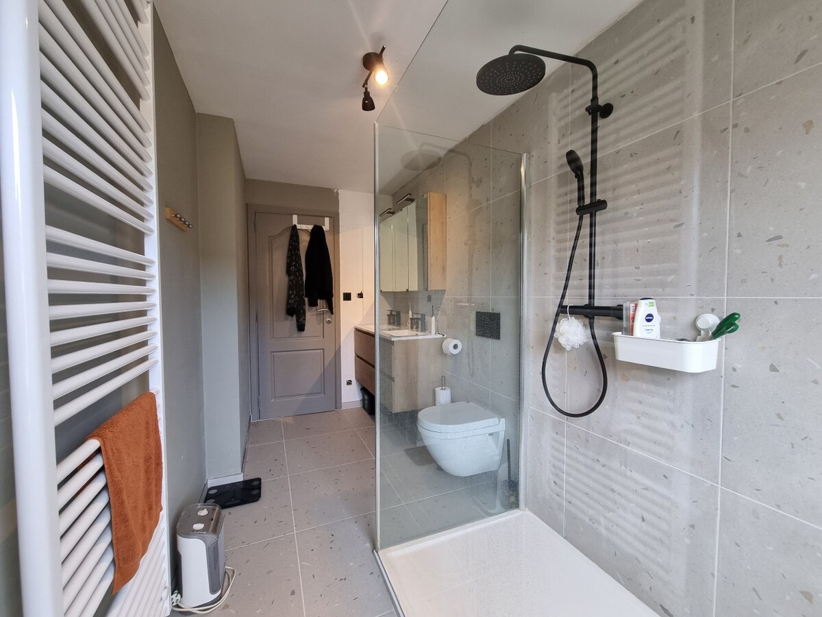 Aangename gezinswoning met tuin, garage &amp; achteruitgang - Heist 