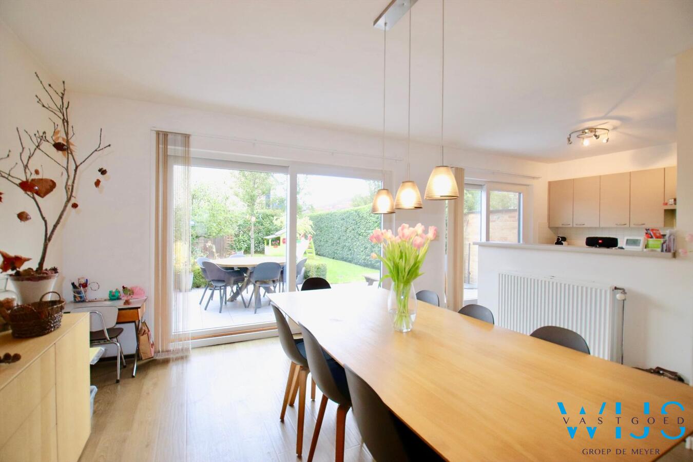 Instapklaar en zeer gezellig woonhuis in een rustige wijk te EEKLO ! 