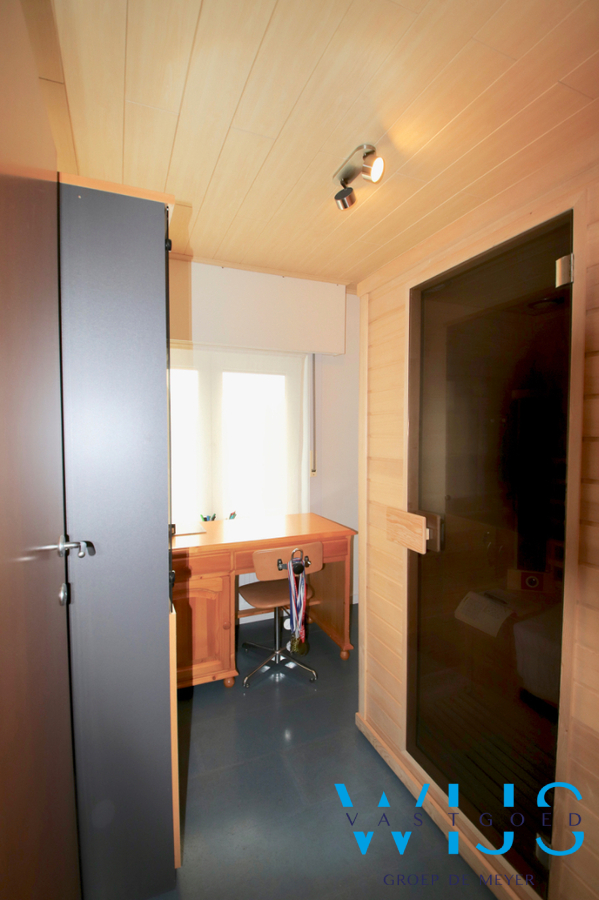 Super gezellige instapklare woning in Hartje Assenede ! 