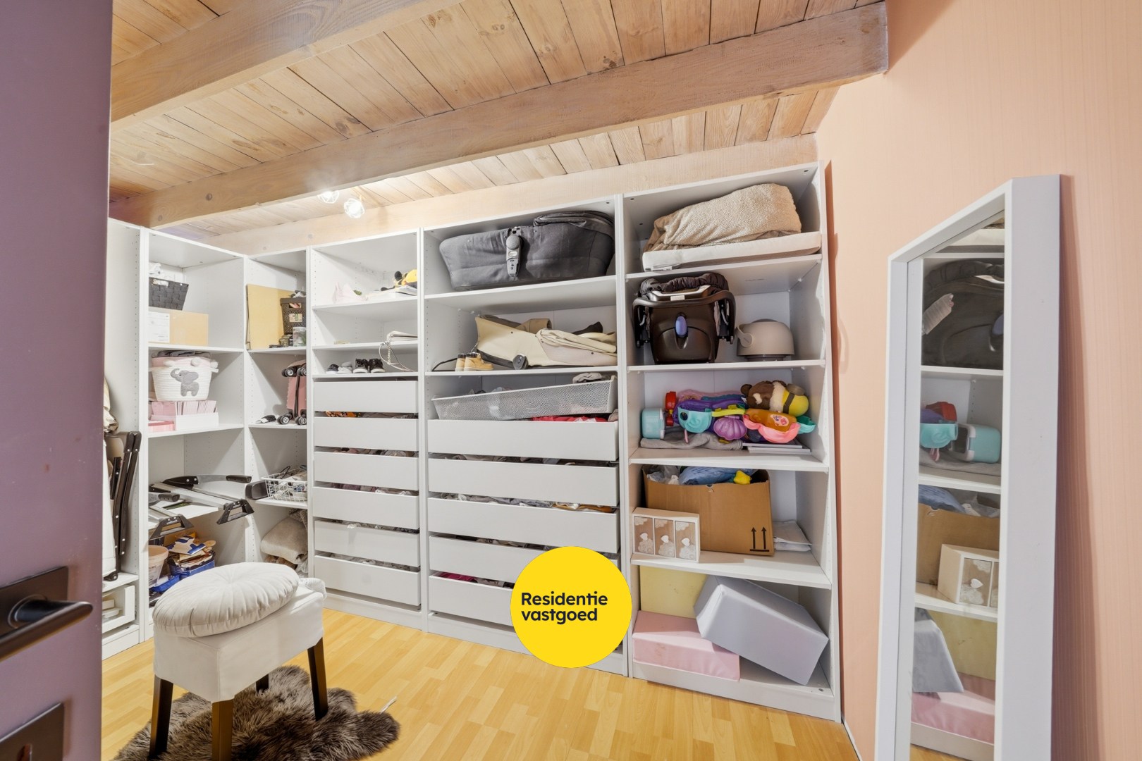 Karaktervolle halfopen bebouwing met multifunctioneel bijgebouw  in Westkerke 