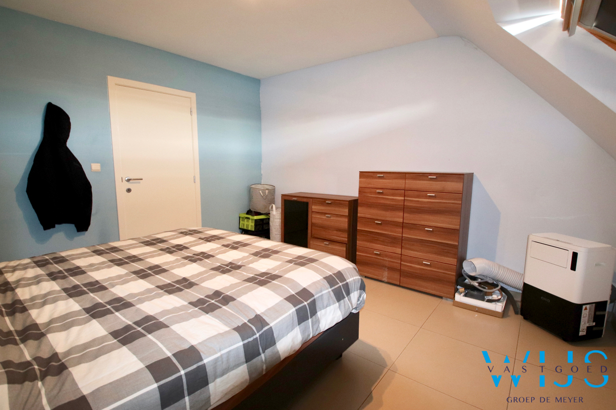 Ruim 3 slaapkamer appartement met garage te ERTVELDE ! 