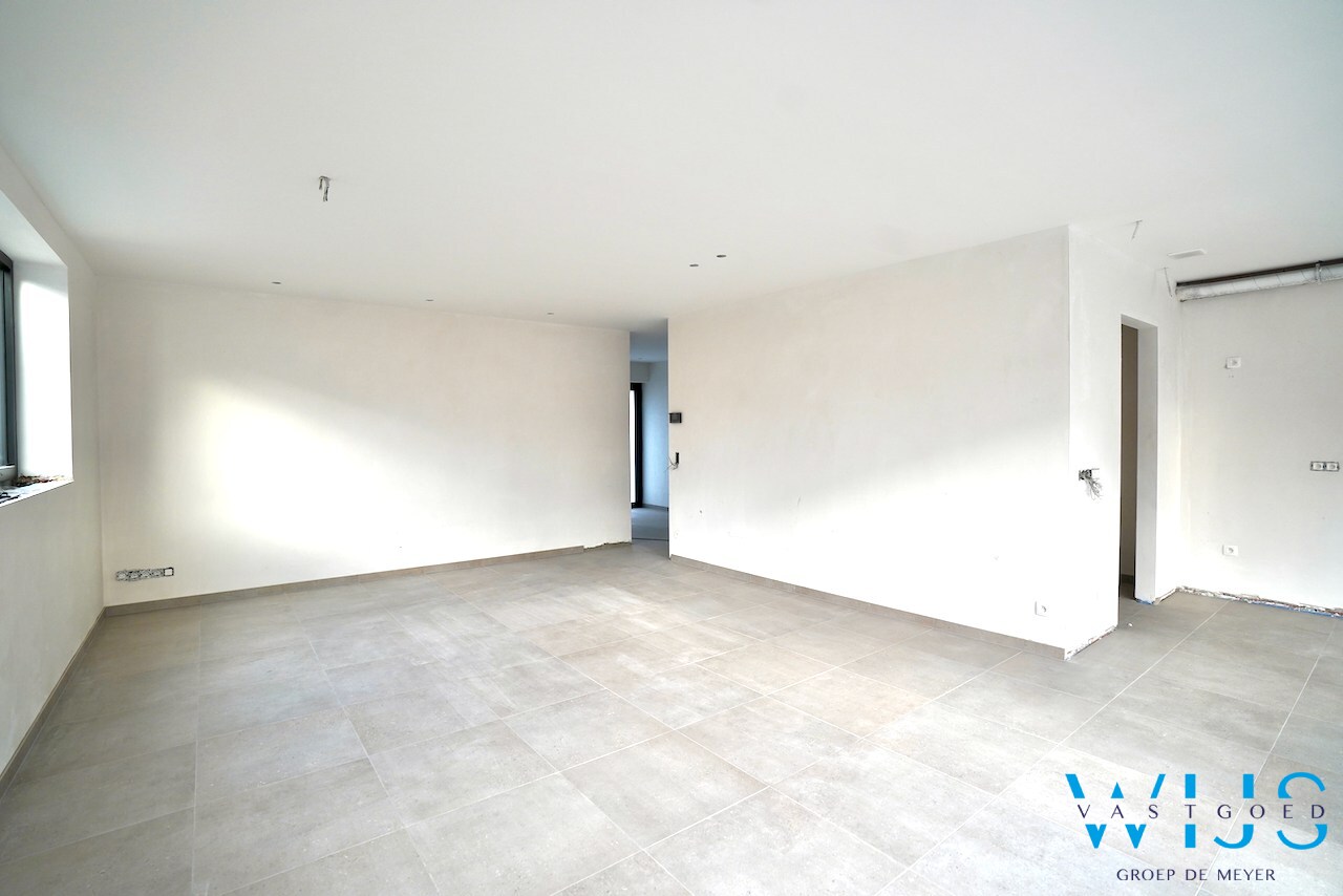 Nieuwbouw woning met 4 slaapkamers te Boekhoute ! 