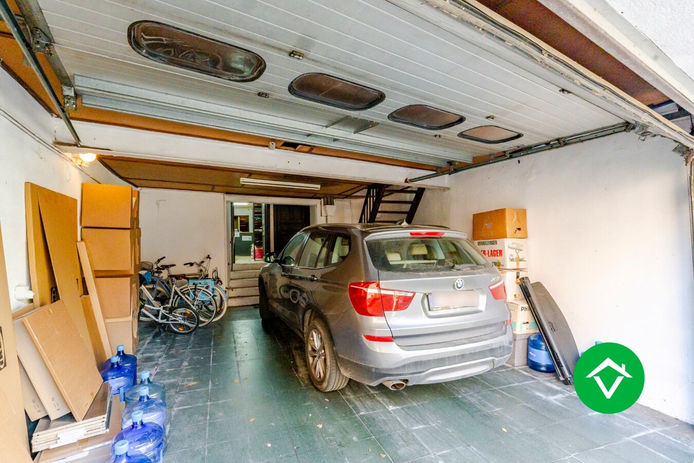 Ruim triplex appartement met 5 slaapkamers, in het centrum van Torhout 