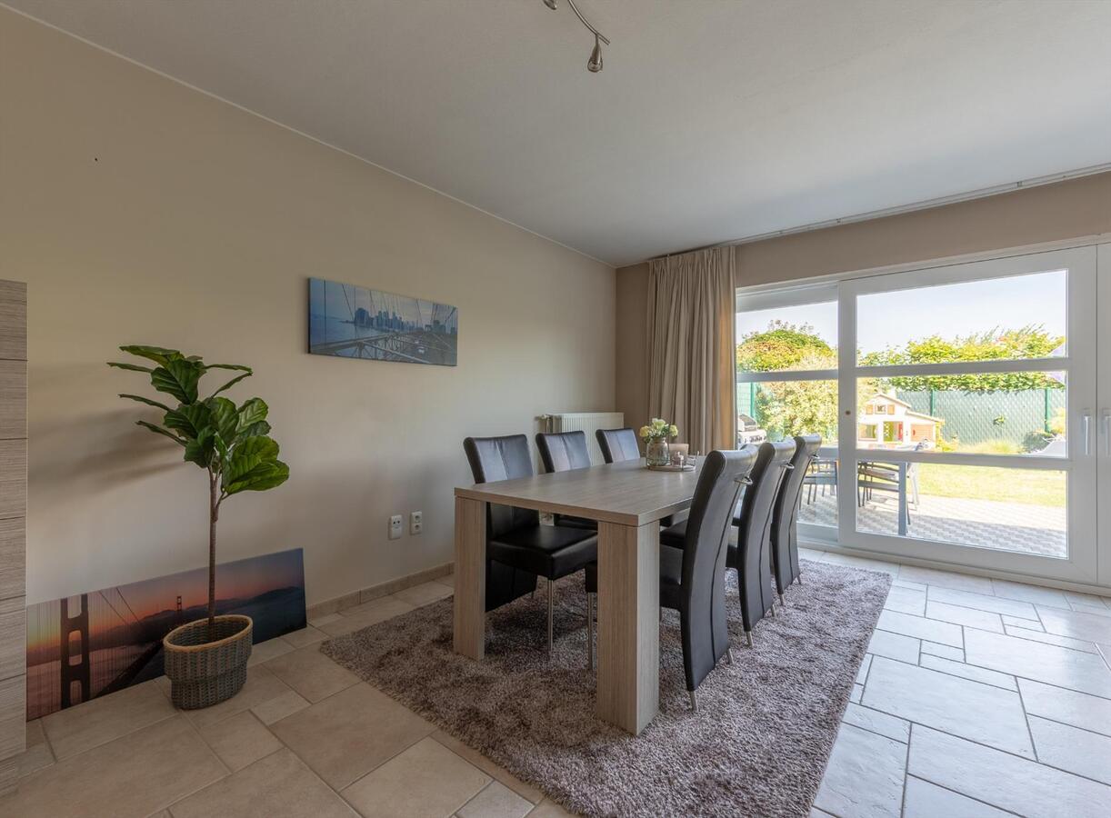 Zeer ruime woning met bijzonder veel licht én luxe  !    IDEAAL VOOR GROOT GEZIN !! 