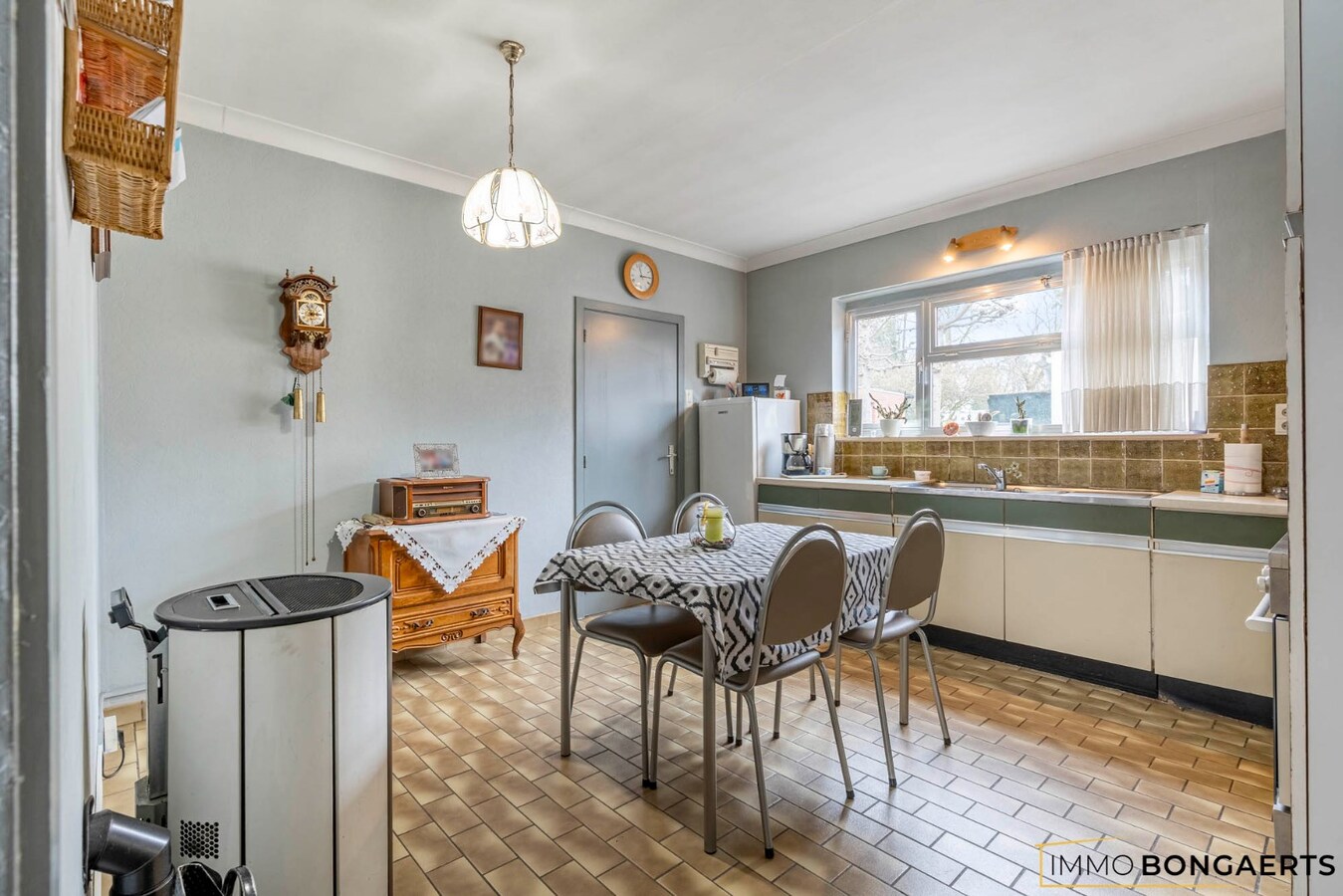 Ruime woning met vier slaapkamers 