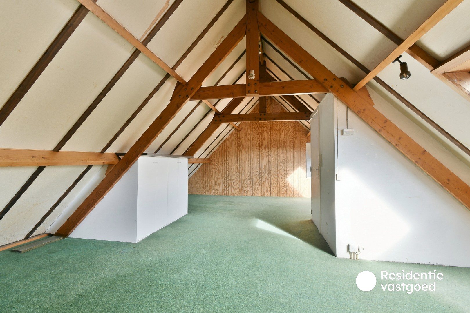 Ruime rijwoning met 6 slaapkamers in Gistel 