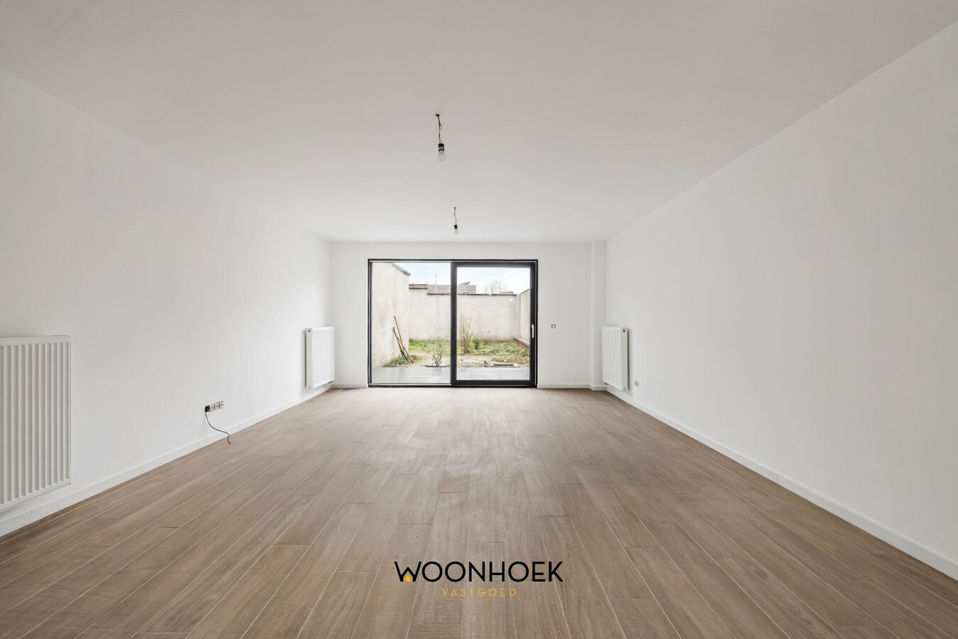 Gerenoveerde, 4-slpk woning met 2 badkamers en tuin! 