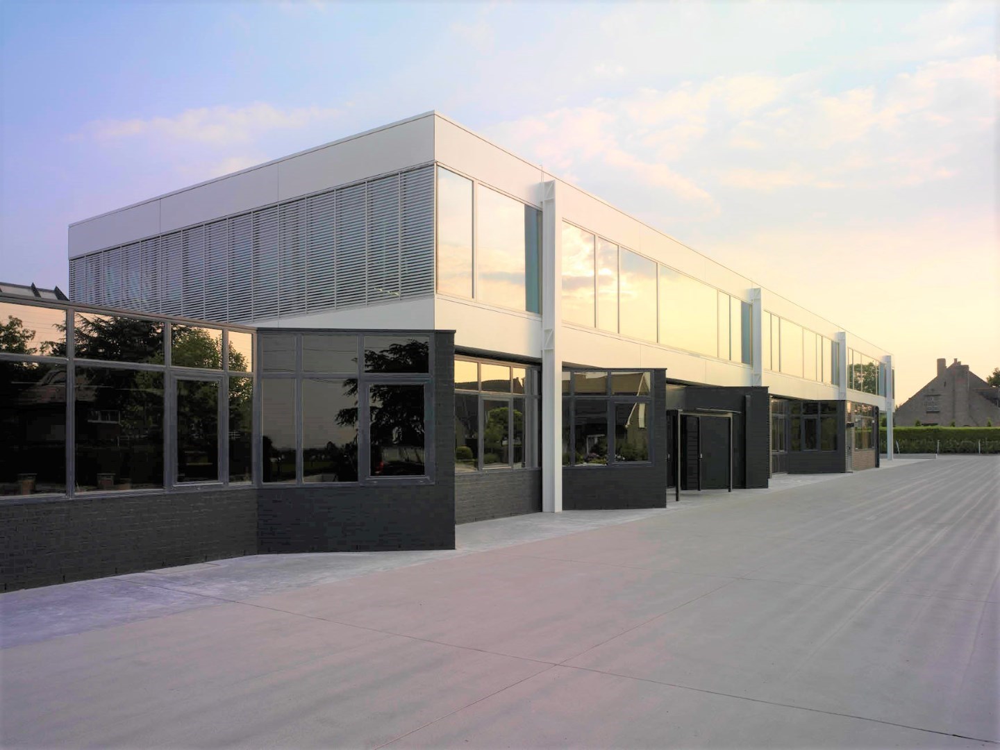 Perfect uitgerust kantoor (22 m²) met parking en alle faciliteiten inclusief, Torhout. 