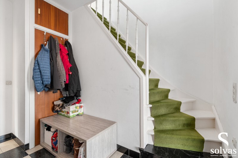 Prachtige open bebouwing met tuin, terras, garage en 4 slaapkamers in Lotenhulle 