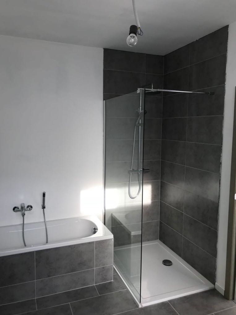 Instapklare eengezinswoning met aangelegde tuin in centrum Temse 