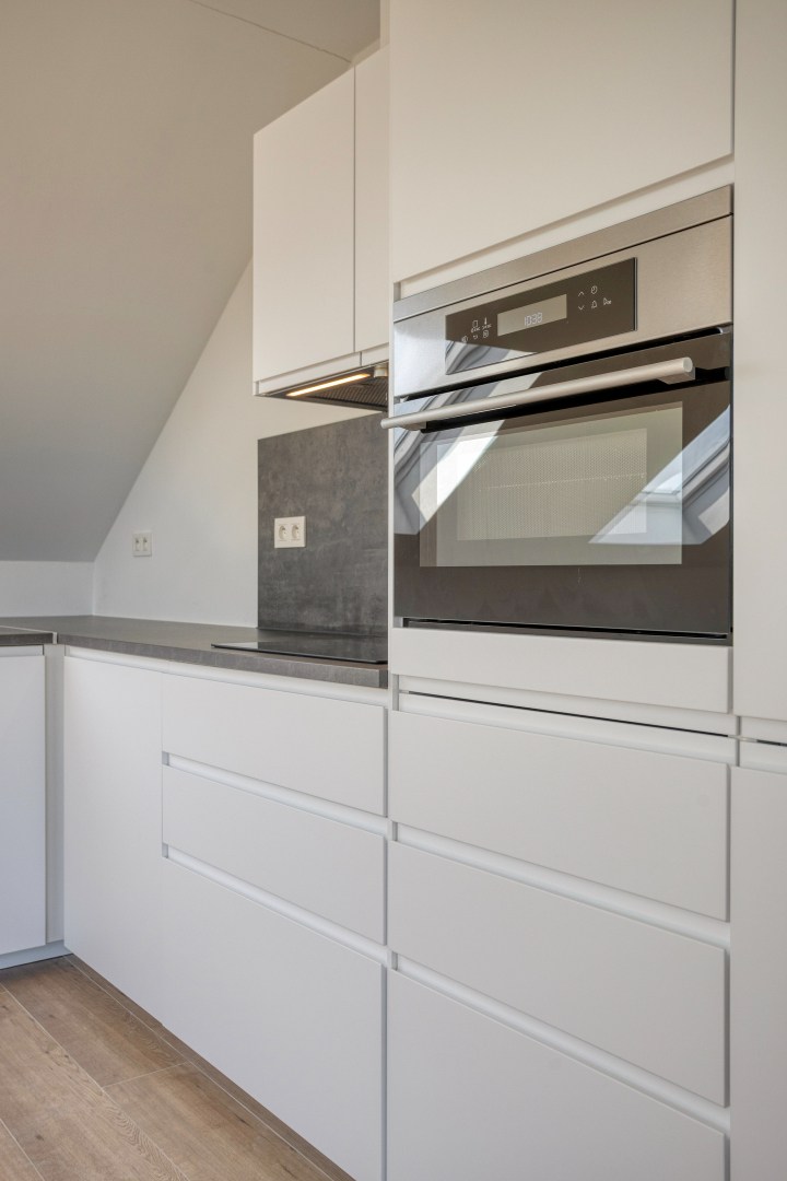 Gerenoveerd ruim en lichtrijk appartement met 2 slaapkamers - EPC  72Kwh/m² 