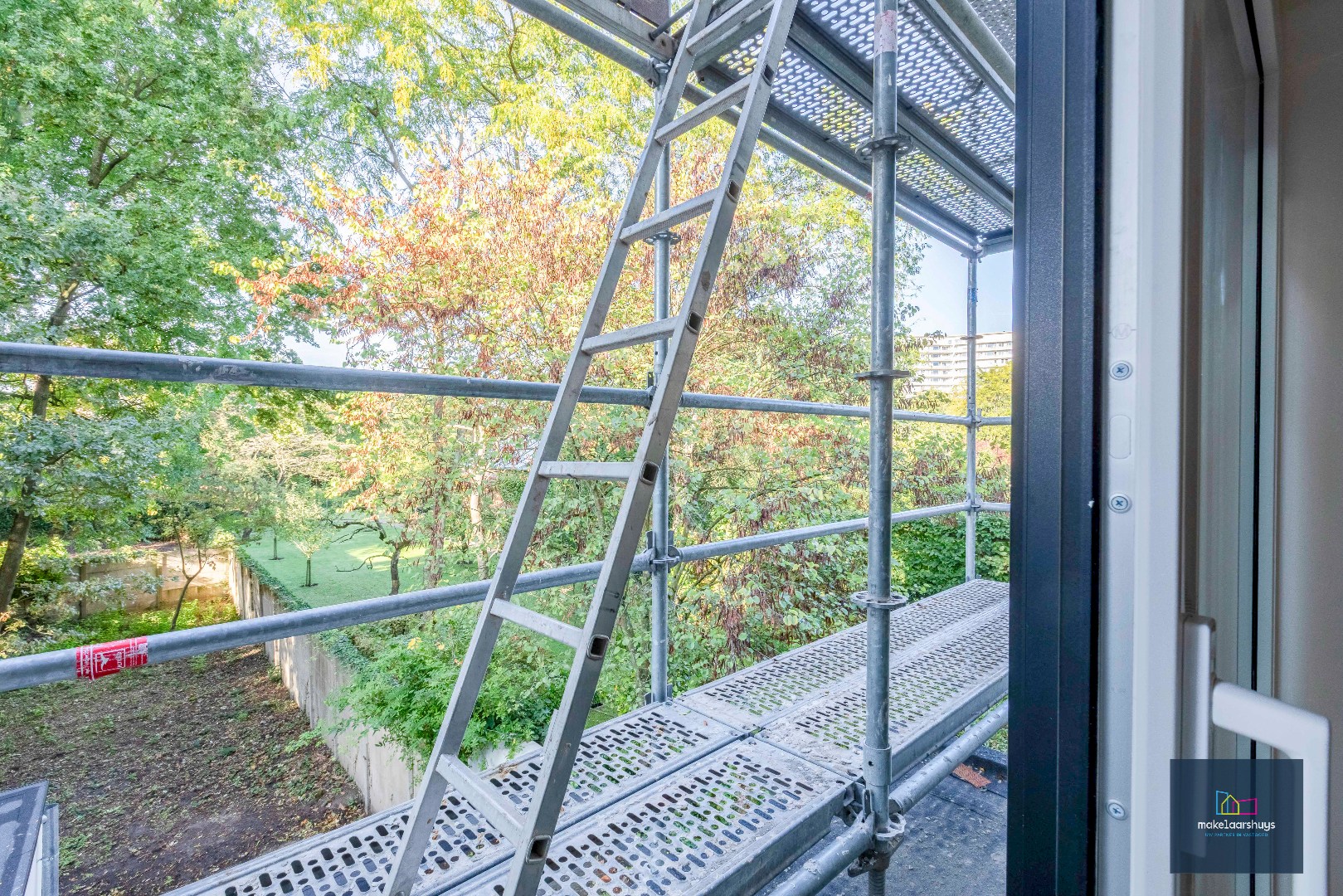 Uniek 3 slpk. appartement  met terras  nabij station Gent-Sint-Pieters 