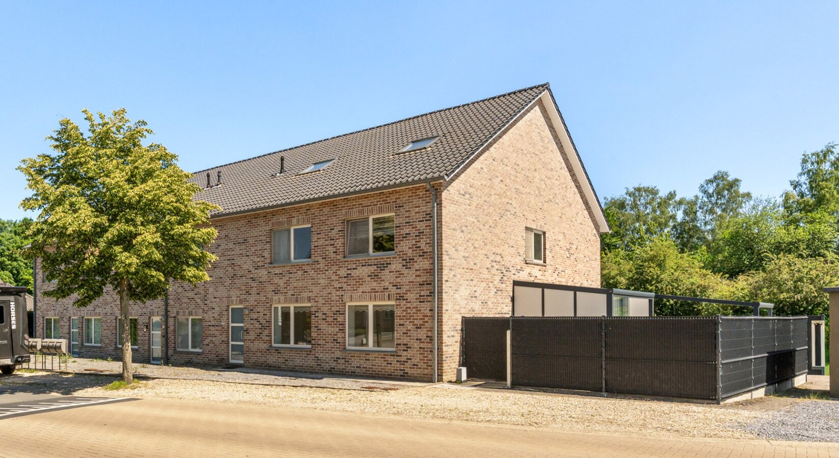 Verrassend ruim triplexappartement - B-label - 4 slpk  en aagename buitenbeleving. 