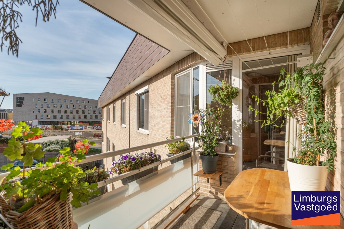 Ruim en centraal gelegen appartement, 2 slpk, met terras en garage 