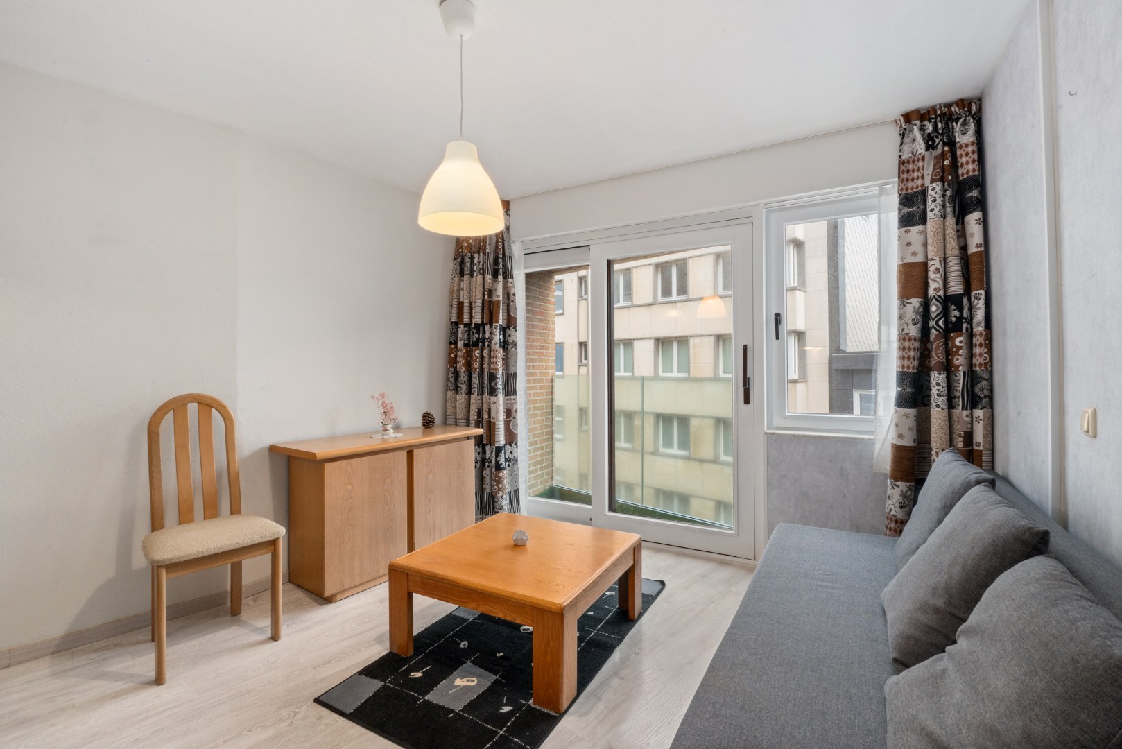 STUDIO MET ZIJDELINGS ZEEZICHT EN TERRASJE OP TOPLIGGING 