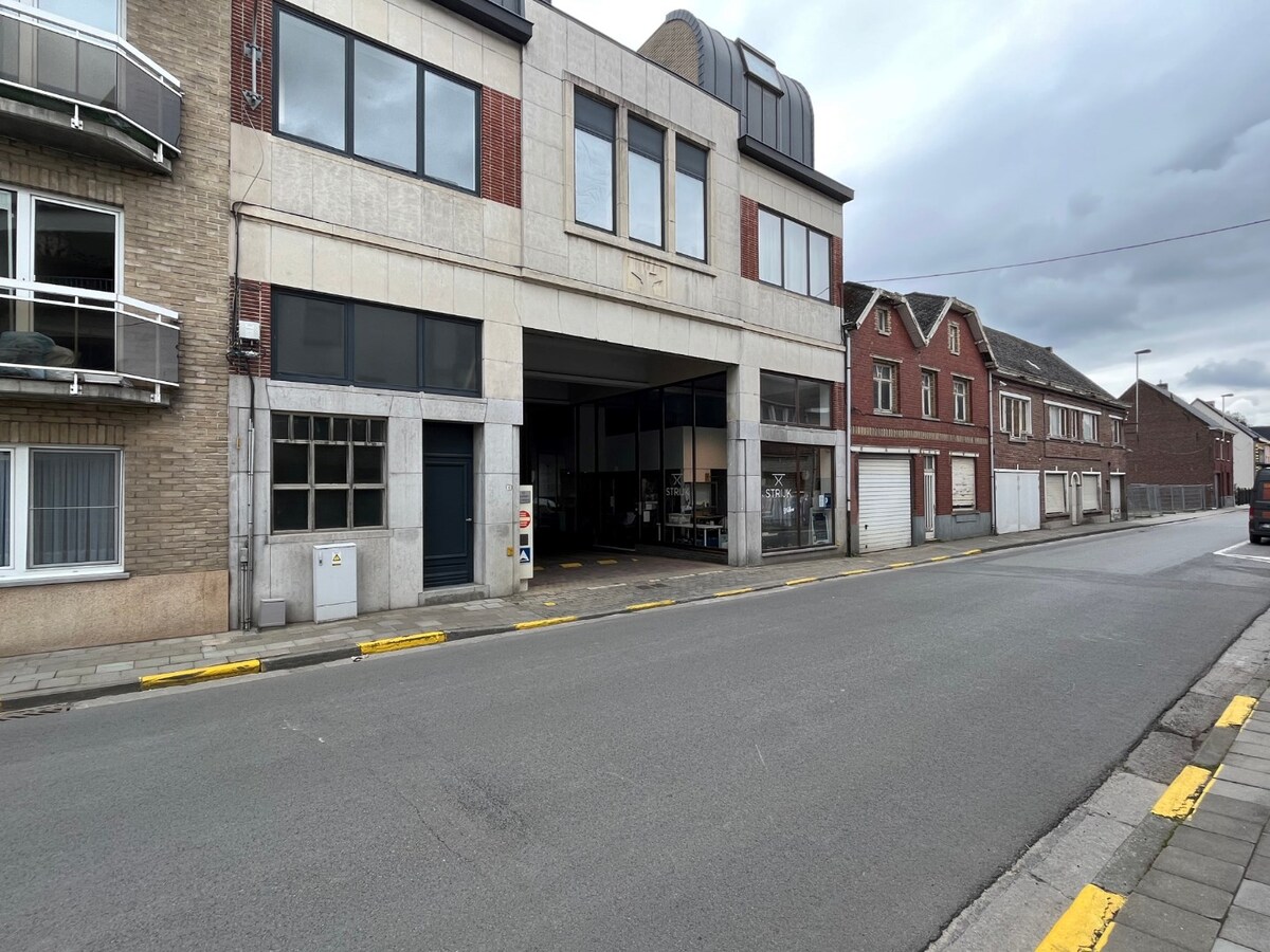 Uitstekend gelegen parkeerplaats in centrum Gavere 