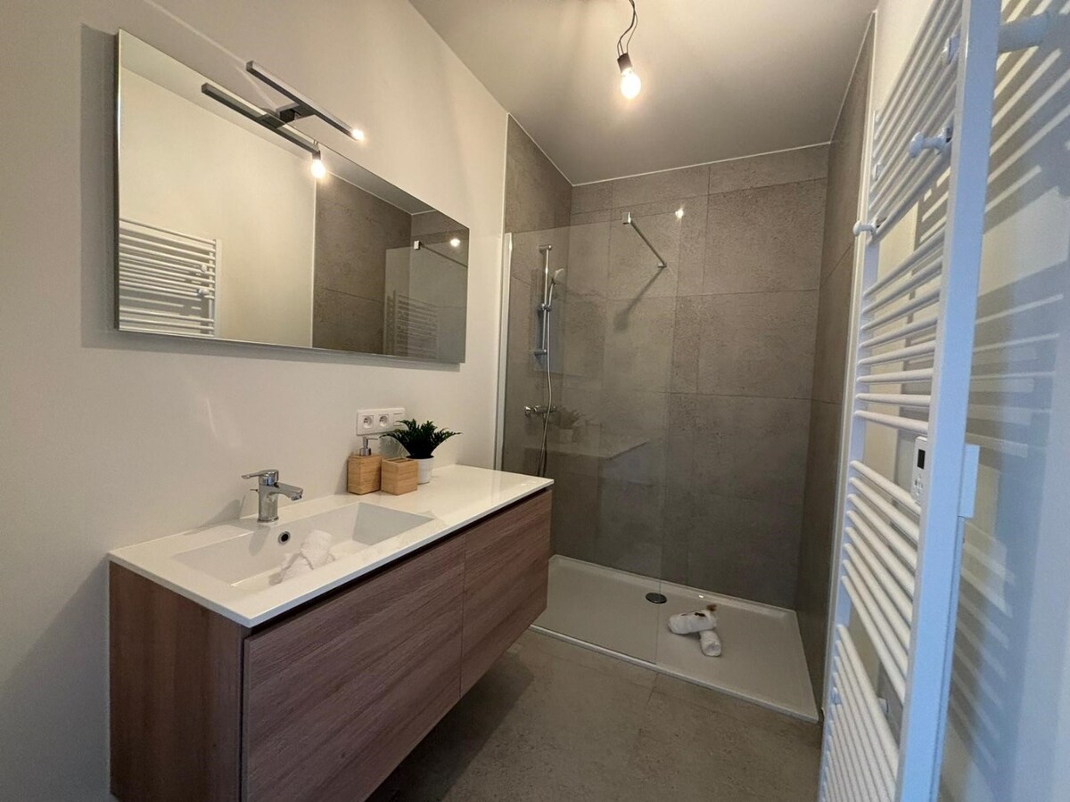 Praktisch 2-slpk-appartement te Gavere 