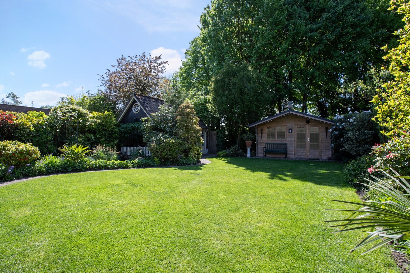 Royale vrijstaande woning gelegen op een perceel van 671 m2 met de tuin op het zuiden! 