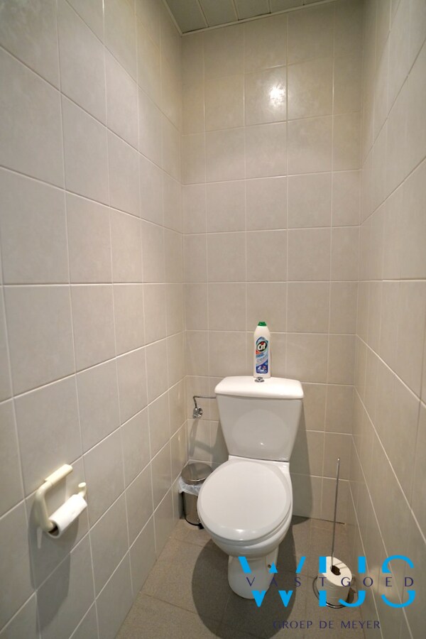 Volwaardig handelspand te Oosteeklo ! 