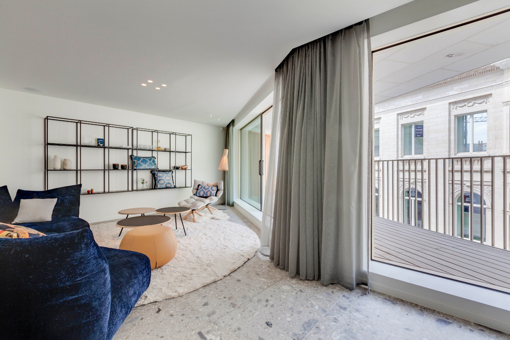Gemeubeld en luxueus appartement  met parking te Kouterdreef 