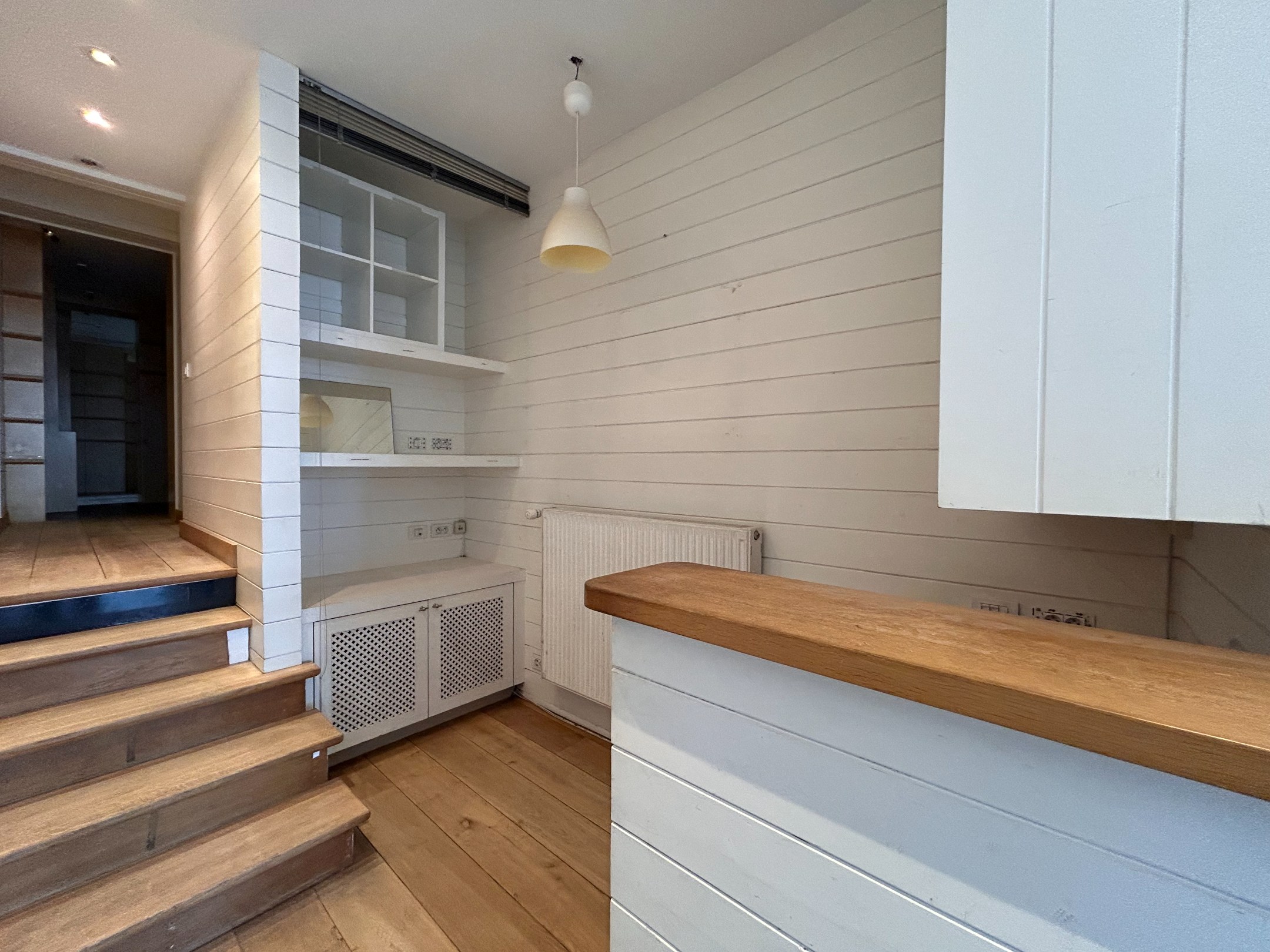 Handelspand op toplocatie aan de zeedijk. 