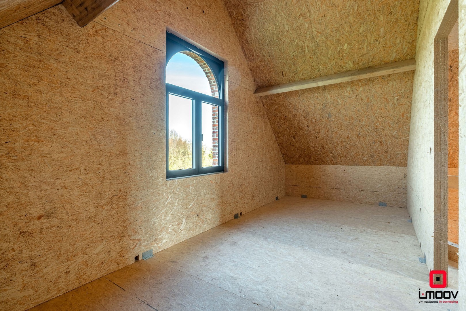 Exclusieve casco woning met 5 slaapkamers en royale tuin in Kruibeke, vlak bij Antwerpen 