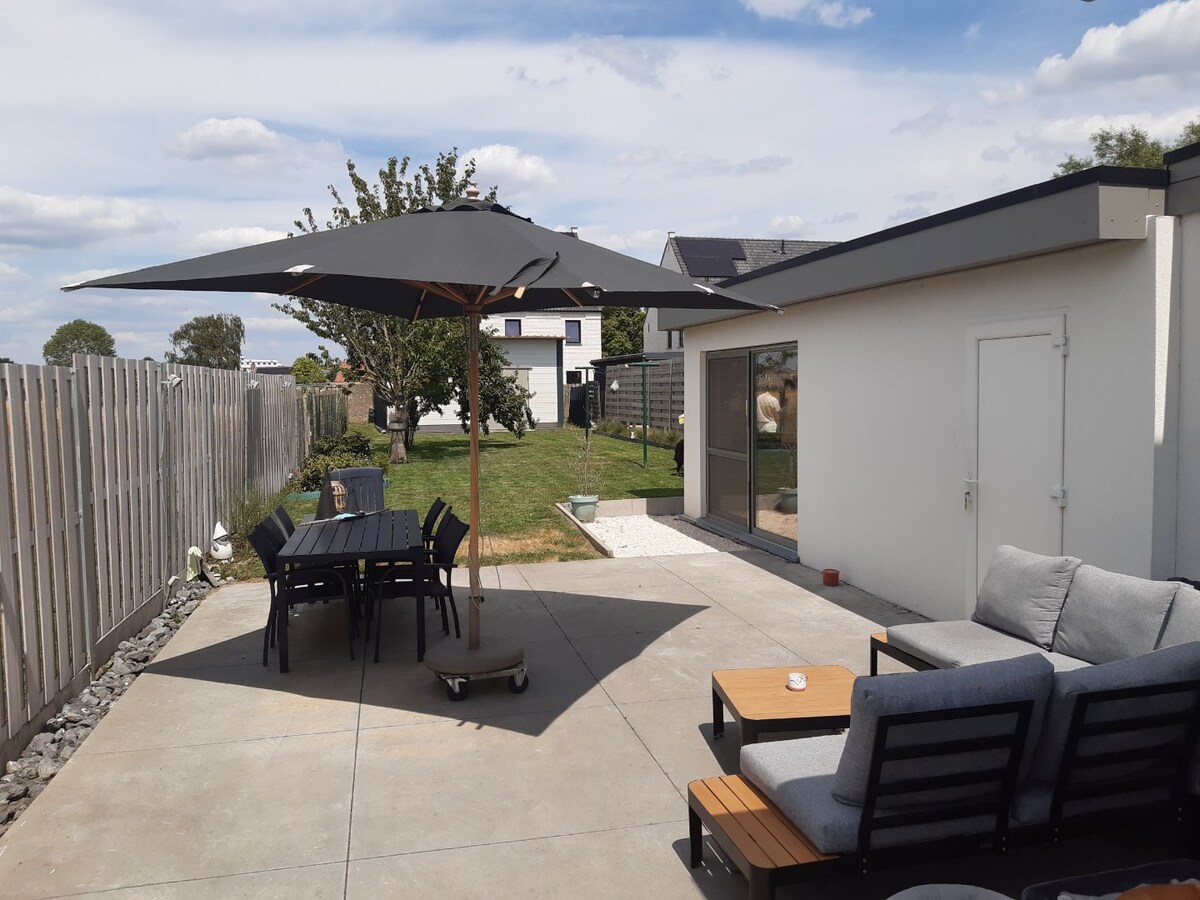 Praktische gezinswoning met leuke tuin. 