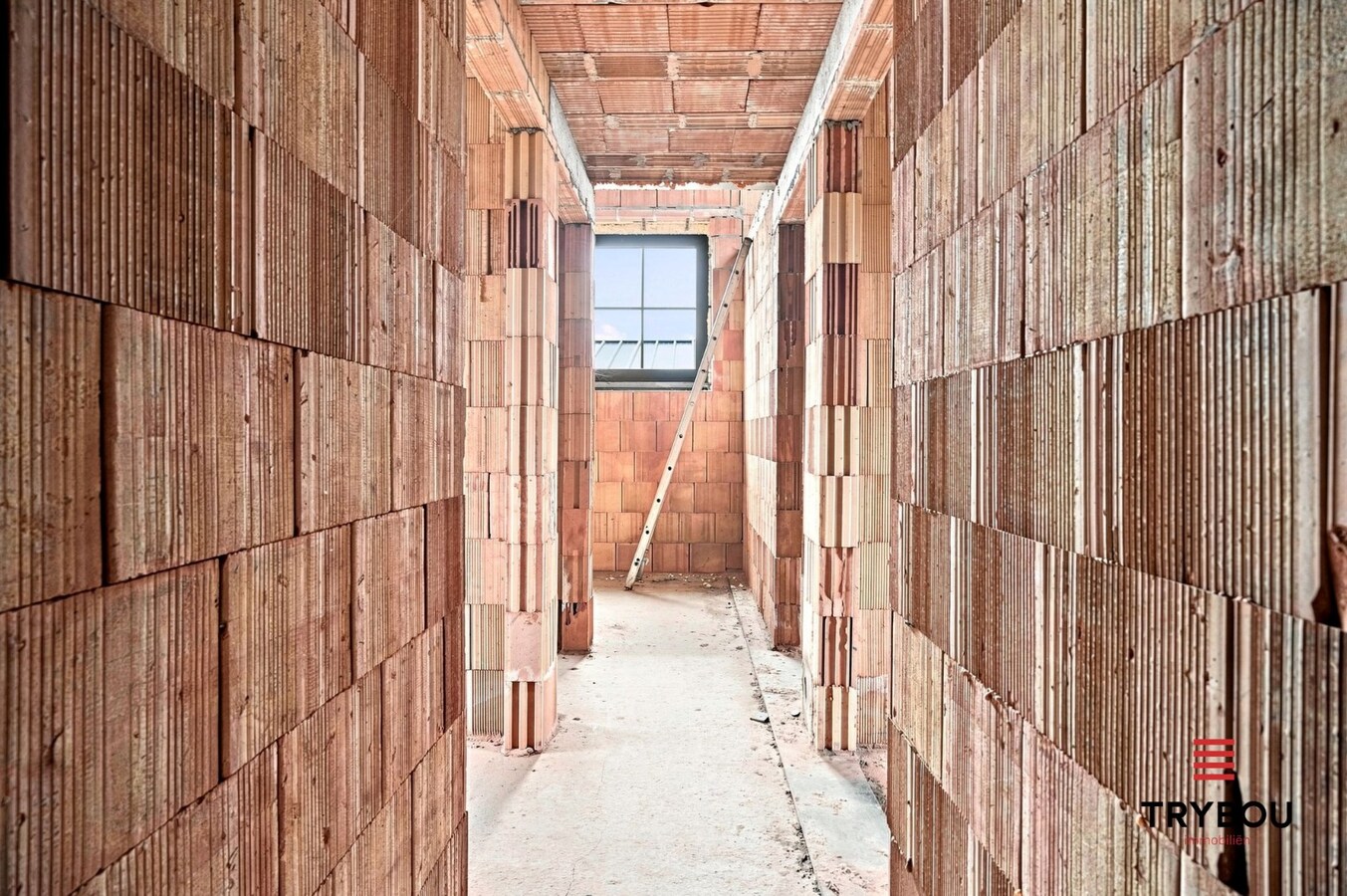Ruime casco halfopen nieuwbouw met loods van 194m² in Merkem! 